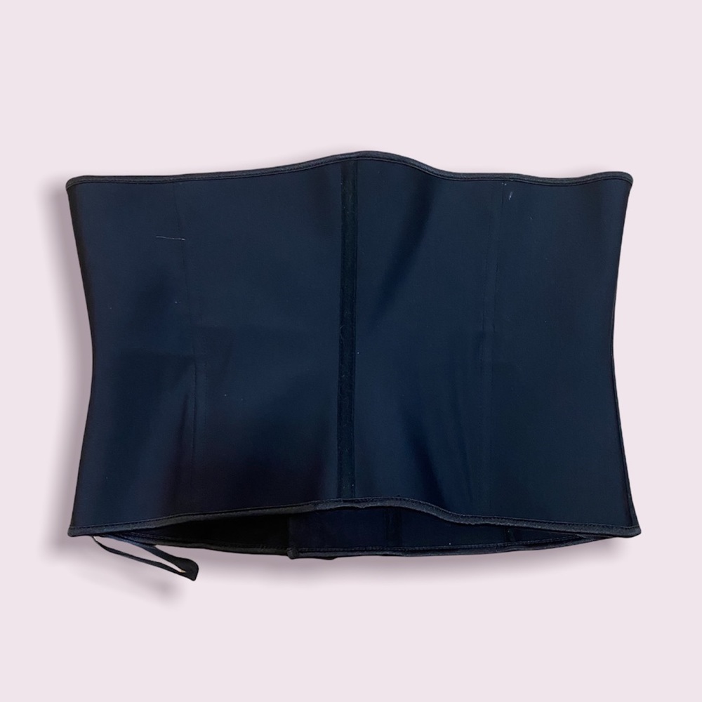 Black waist trainer